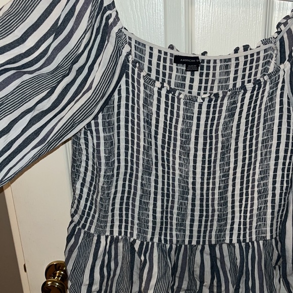 American Eagle Off Shoulder Top - Picture 2 of 2
